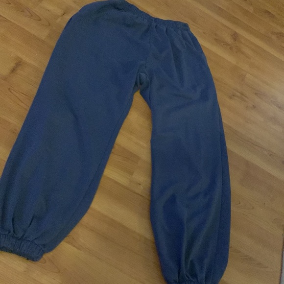 *lightly worn* jogging pants with stretchy waist - Picture 2 of 3